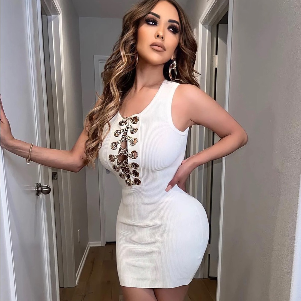 Fashion Nova Sexy White Sleveless Chain Lace Up Sweater Bodycon Mini Dress